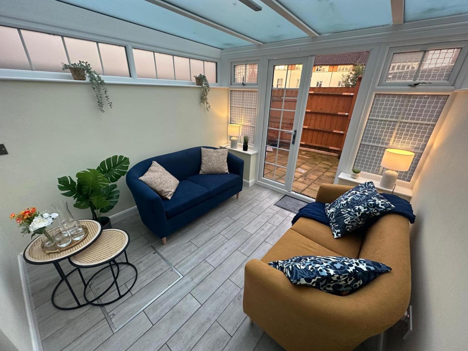 מילטון קינס Rooms In Stylish House מראה חיצוני תמונה